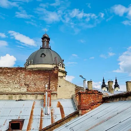 Apartment на площі ринок 3