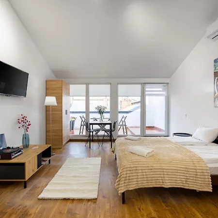 Apartment на площі ринок 3 *