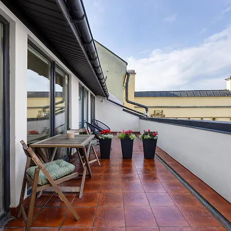 Apartment на площі ринок 3 *